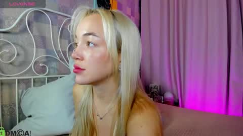 Snapshot of christy_little chatting on September 24, 2025, 11:41 pm hristy3 online show from September 24, 2025, 11:41 pm