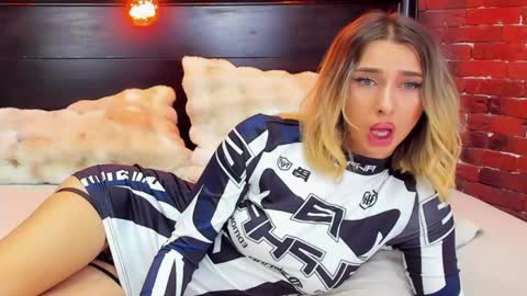 Snapshot of christyna_ross chatting on May 2, 2026, 7:30 pm christyna_ross online show from May 2, 2026, 7:30 pm