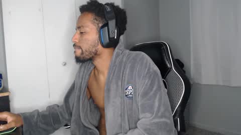 ChrisVacherx online show from December 4, 2024, 6:22 am