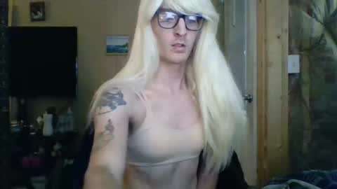 Snapshot of chrisvibess chatting on May 13, 2026, 3:09 pm chrisvibess online show from May 13, 2026, 3:09 pm