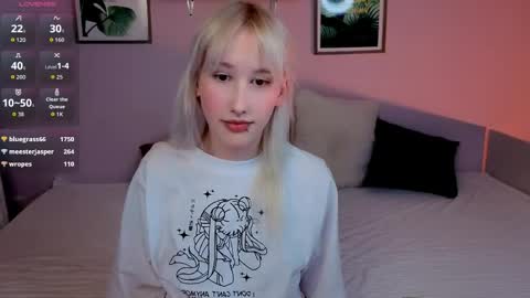 EvaBlonde TayaBrunette EliieBlack hair online show from March 29, 2026, 2:28 pm