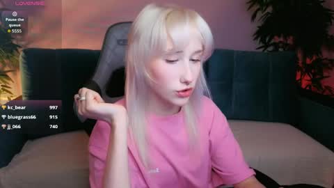 EvaBlonde TayaBrunette EliieBlack hair online show from May 10, 2026, 2:00 pm