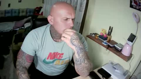 cikakure16081976 online show from January 12, 2025, 6:05 pm