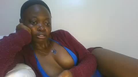 cilia petite online show from December 18, 2025, 7:36 am