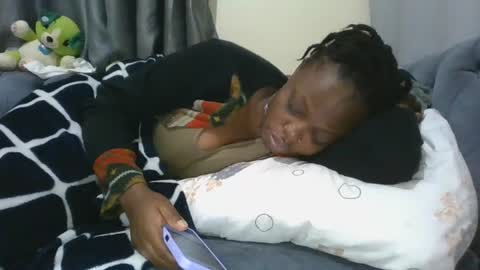 Snapshot of cilia_petite chatting on July 5, 2026, 8:21 am cilia petite online show from July 5, 2026, 8:21 am