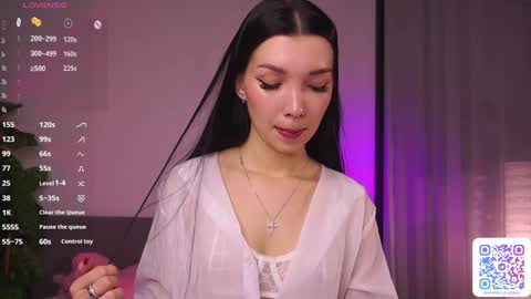   L  online show from November 4, 2025, 4:33 am