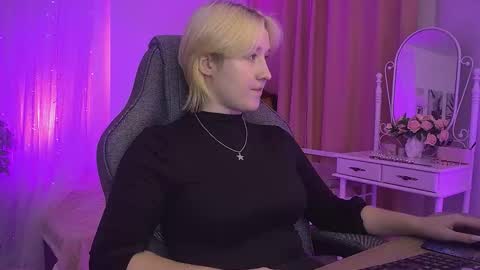 Cin Bellamy online show from November 2, 2025, 6:27 am