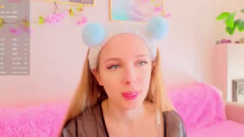 Snapshot of cindyreming01 chatting on September 17, 2025, 6:48 am indy online show from September 17, 2025, 6:48 am