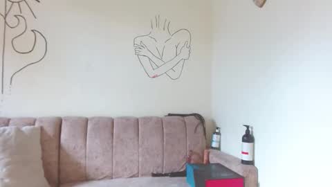 Snapshot of cinna__ chatting on October 24, 2025, 2:57 pm cinna__ online show from October 24, 2025, 2:57 pm