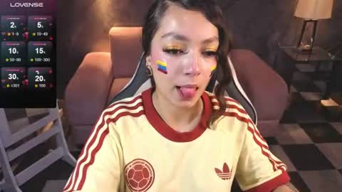 Snapshot of cinnamon_b chatting on June 17, 2026, 12:50 pm Cinnamon online show from June 17, 2026, 12:50 pm