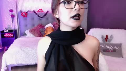 cinnamon_bite online show from December 20, 2025, 1:18 pm