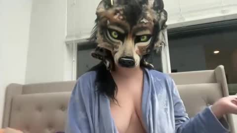 Nicky online show from November 7, 2025, 6:46 am