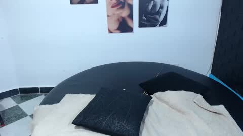 Cinthya online show from November 19, 2025, 6:30 pm