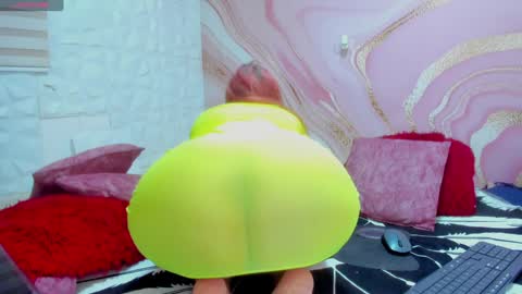 Snapshot of cintiagreyx chatting on January 8, 2025, 2:56 pm CINTIA online show from January 8, 2025, 2:56 pm