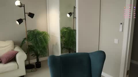 Sandy online show from October 14, 2025, 7:20 am