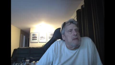 Snapshot of cjscout chatting on December 25, 2024, 1:10 am cjscout online show from December 25, 2024, 1:10 am