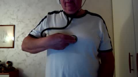 Snapshot of clacock chatting on April 29, 2026, 8:29 am clacock online show from April 29, 2026, 8:29 am