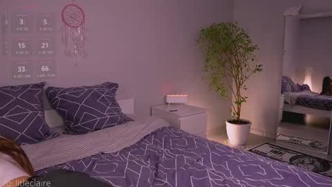 Snapshot of claire_amoure chatting on October 15, 2025, 7:58 pm Claire online show from October 15, 2025, 7:58 pm