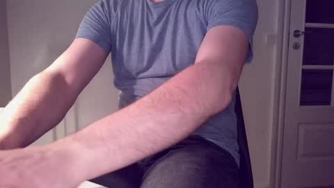 clamshive7 online show from April 17, 2026, 2:03 am