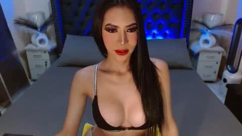 Snapshot of clarathewarrior chatting on October 25, 2025, 11:21 pm clara online show from October 25, 2025, 11:21 pm