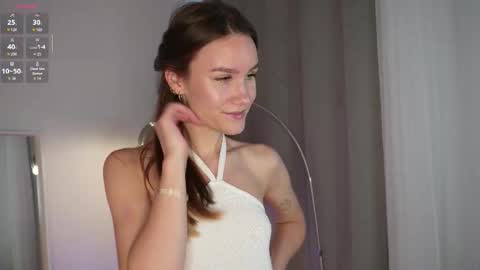 Claire online show from October 8, 2025, 1:53 pm