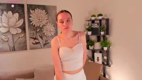 Lora online show from February 28, 2026, 1:39 am