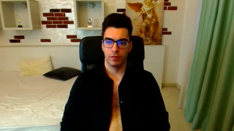 Snapshot of clarkslade chatting on October 8, 2025, 6:11 am ClarkSlade online show from October 8, 2025, 6:11 am