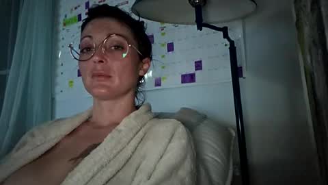 clarnbear online show from July 19, 2026, 2:04 am
