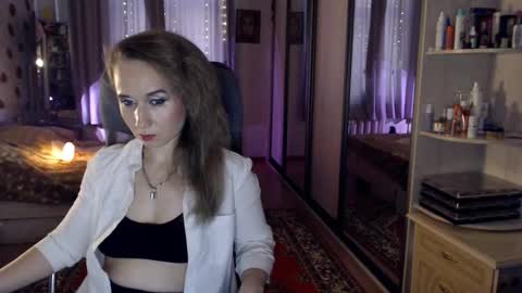 classyinna online show from October 8, 2025, 11:30 am