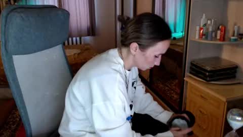 classyinna online show from January 13, 2026, 10:20 am