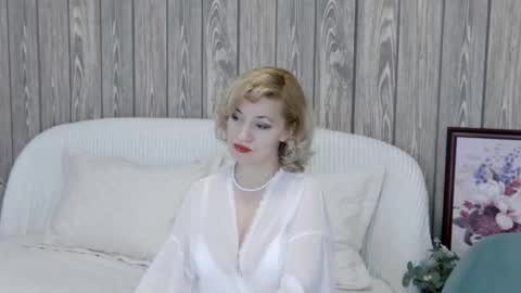 Classy Tinna online show from April 4, 2026, 3:49 am