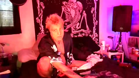 cleanhole4you online show from April 4, 2026, 1:08 pm