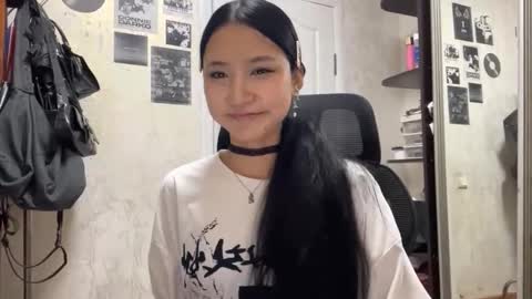 Lili online show from March 18, 2026, 7:39 pm