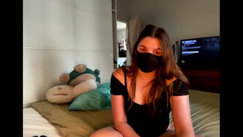 Snapshot of clementine75009 chatting on May 8, 2026, 2:55 pm clementine75009 online show from May 8, 2026, 2:55 pm