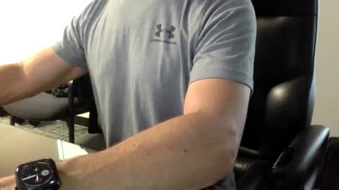 Snapshot of clemike69 chatting on May 14, 2026, 4:14 pm clemike69 online show from May 14, 2026, 4:14 pm