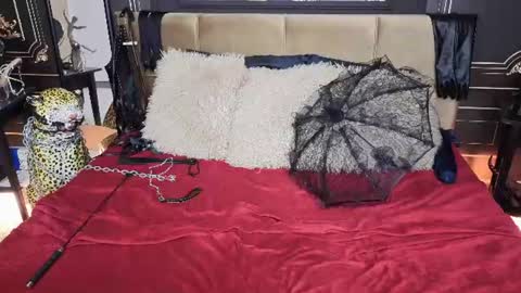 Snapshot of cleo_frost chatting on July 1, 2026, 11:59 pm Cleo online show from July 1, 2026, 11:59 pm