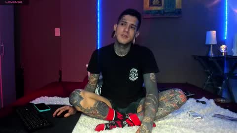 cleo y maikol online show from March 25, 2026, 2:39 am