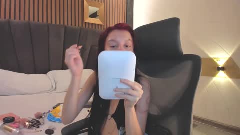 cleowhite_ online show from November 2, 2025, 4:26 am