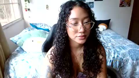 Snapshot of clitia_xx chatting on July 16, 2026, 8:37 pm Clitia online show from July 16, 2026, 8:37 pm