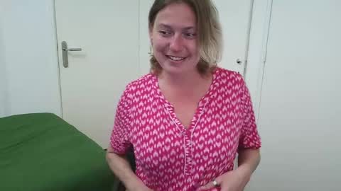 Syl  online show from April 10, 2026, 2:00 pm