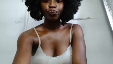 Snapshot of clitxcunt chatting on February 23, 2026, 7:00 pm clitxcunt online show from February 23, 2026, 7:00 pm