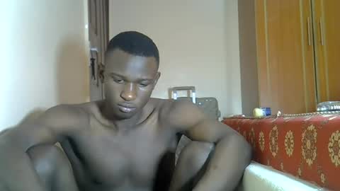 Snapshot of clive_damian chatting on July 17, 2026, 8:43 am clive_damian online show from July 17, 2026, 8:43 am