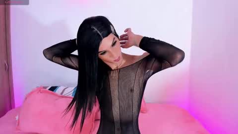 CLOE REMINTON online show from February 4, 2025, 10:10 am