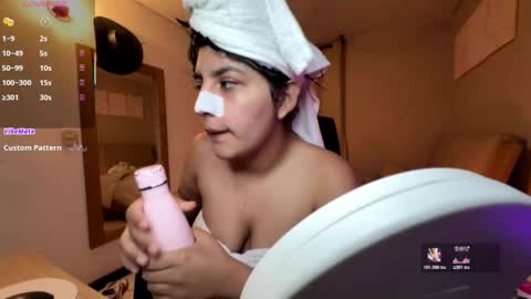 cloe small online show from December 4, 2025, 3:16 am