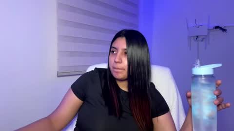 Snapshot of cloe_small08 chatting on June 19, 2026, 6:29 am cloe small online show from June 19, 2026, 6:29 am