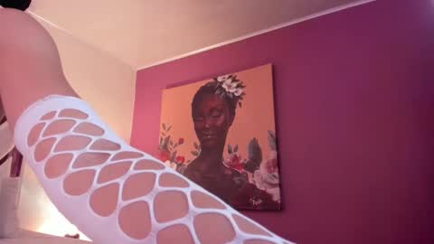 CLOE  online show from December 3, 2025, 2:41 am