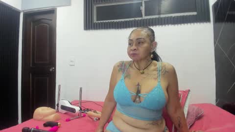 CLOE online show from December 21, 2025, 11:50 am