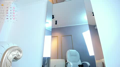 Cloe online show from December 24, 2024, 3:16 pm