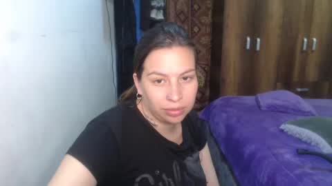 Snapshot of cloepregnant25 chatting on March 21, 2026, 1:21 am cloepregnant25 online show from March 21, 2026, 1:21 am