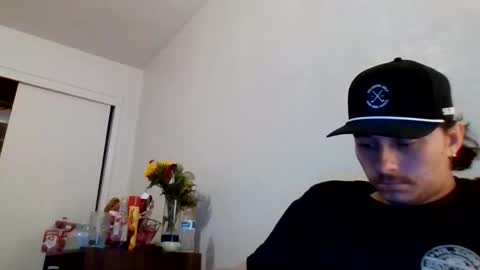 Snapshot of cloudyydayzz chatting on February 17, 2026, 11:00 pm tallhungandcloudy online show from February 17, 2026, 11:00 pm